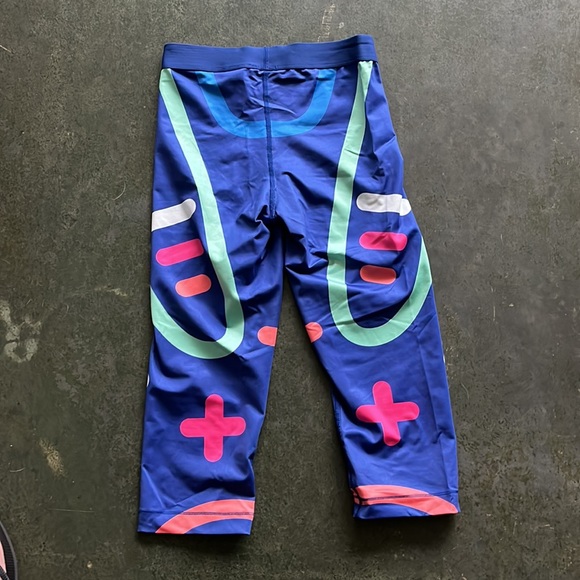 Nike pro cropped leggings sz S - Picture 4 of 4